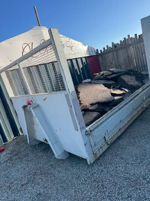 Location de benne 4m3 pour stocker sol goudron à Salon vers Mallemort