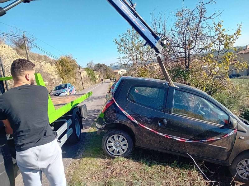 Location d'un camion grue  avec chauffeur pour levage de voiture à Mallemort, Mouries , Martigues côte bleu